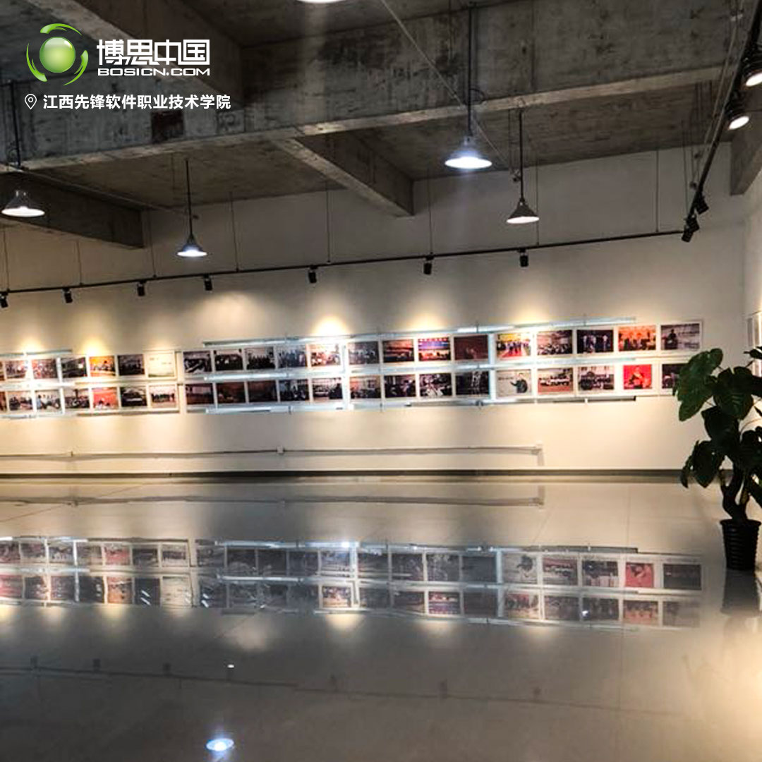 庆贺八一，DB彩票
教师团体前往南昌大学参观(图4)